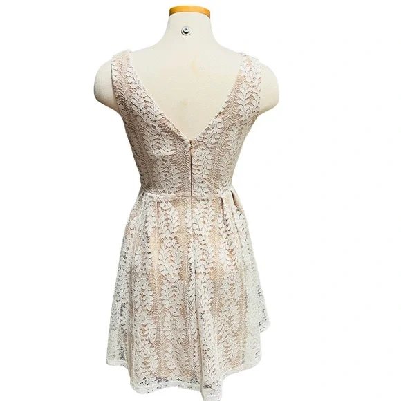 Lulus All of My Heart Lace Skater Short Mini Dress, Cream White Size Medium NWT - Picture 9 of 12